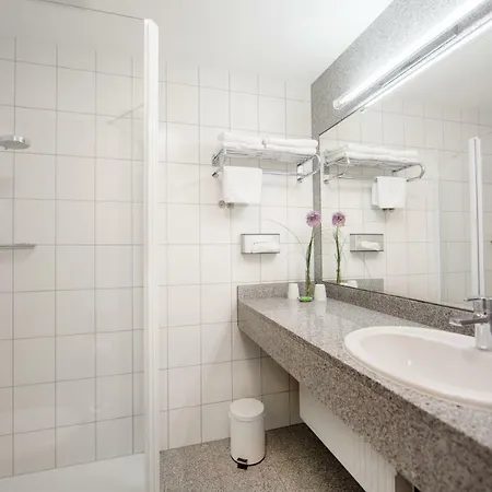 随勒斯特酒店 3*